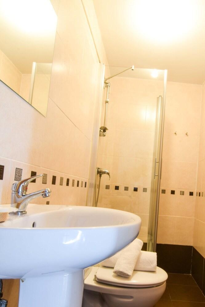 Letmalaga Gisela Apartment Exterior photo